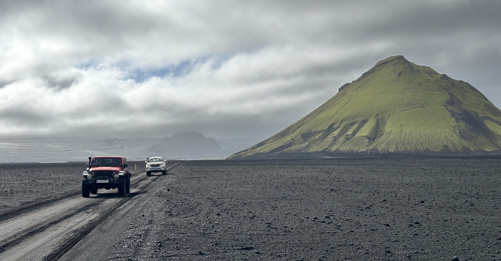 Island Offroadreise mit dem Jeep durch Vulkanlandschaften Overcross experience