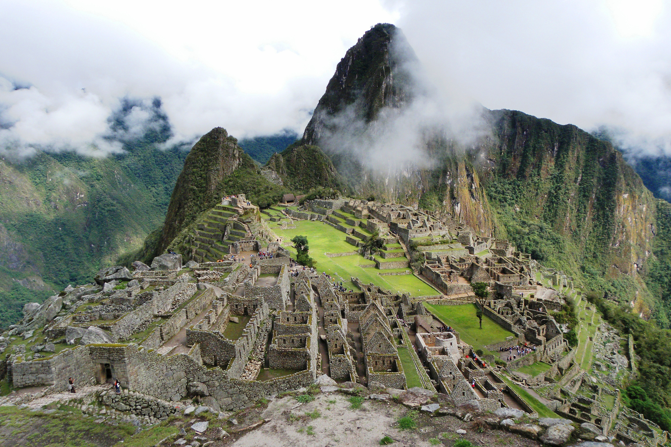 Machu Picchu: Mystische Inka-Ruinen, hoch in den Anden – ein Weltwunder.