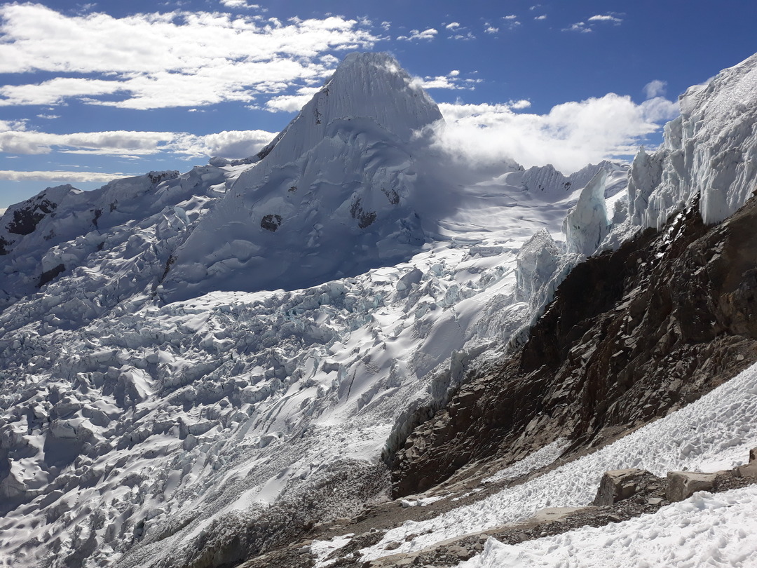 Berg mit viel Schnee in Peru