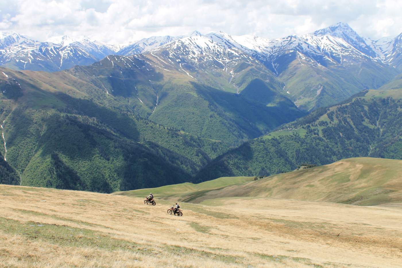 Georgien Motorrad Enduro Fahren im Kaukasus