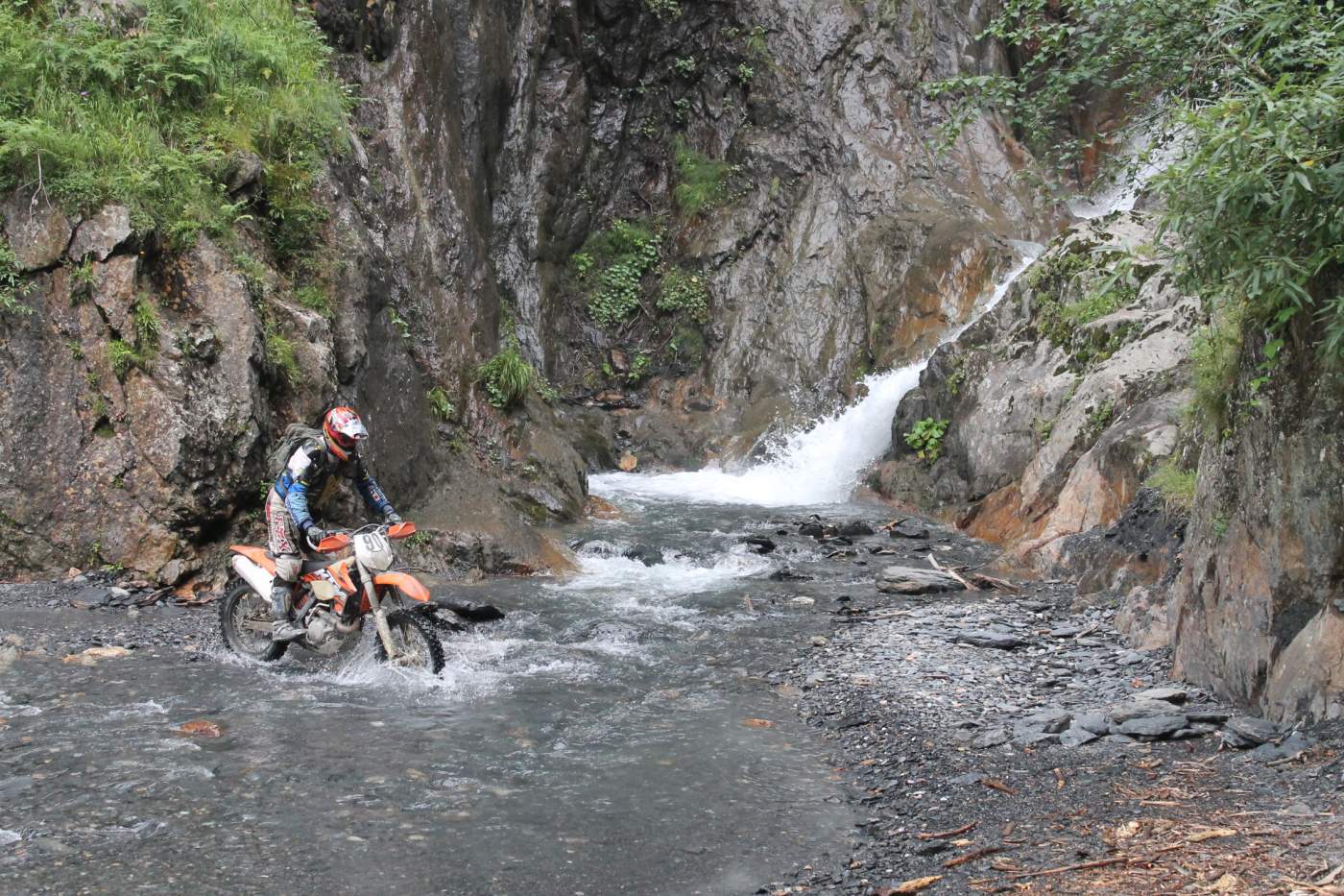 Georgien KTM Motorradtour mit Overcross durch Adscharien Gebirge