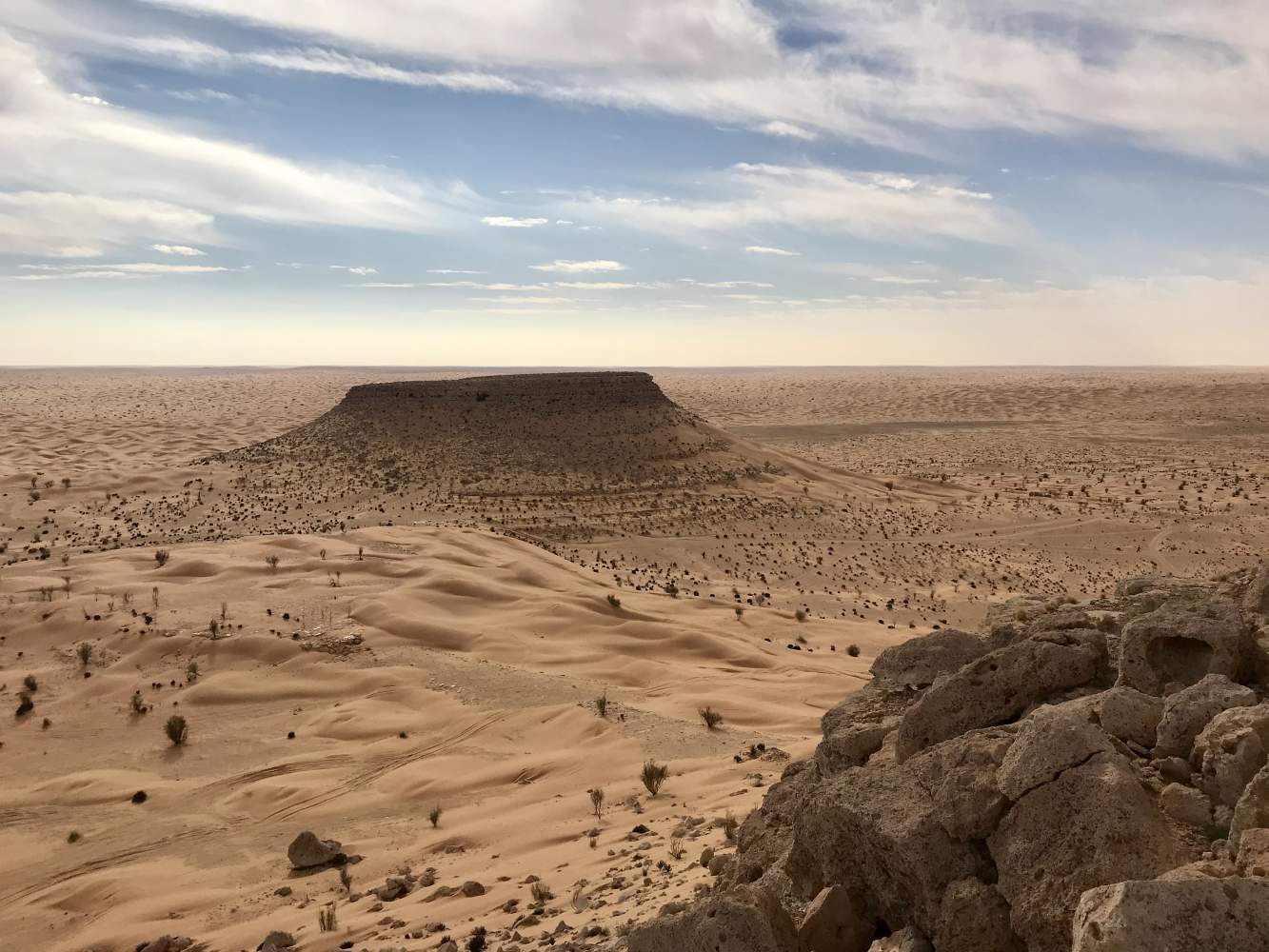 Ein Tafelberg in der tunesischen Sahara