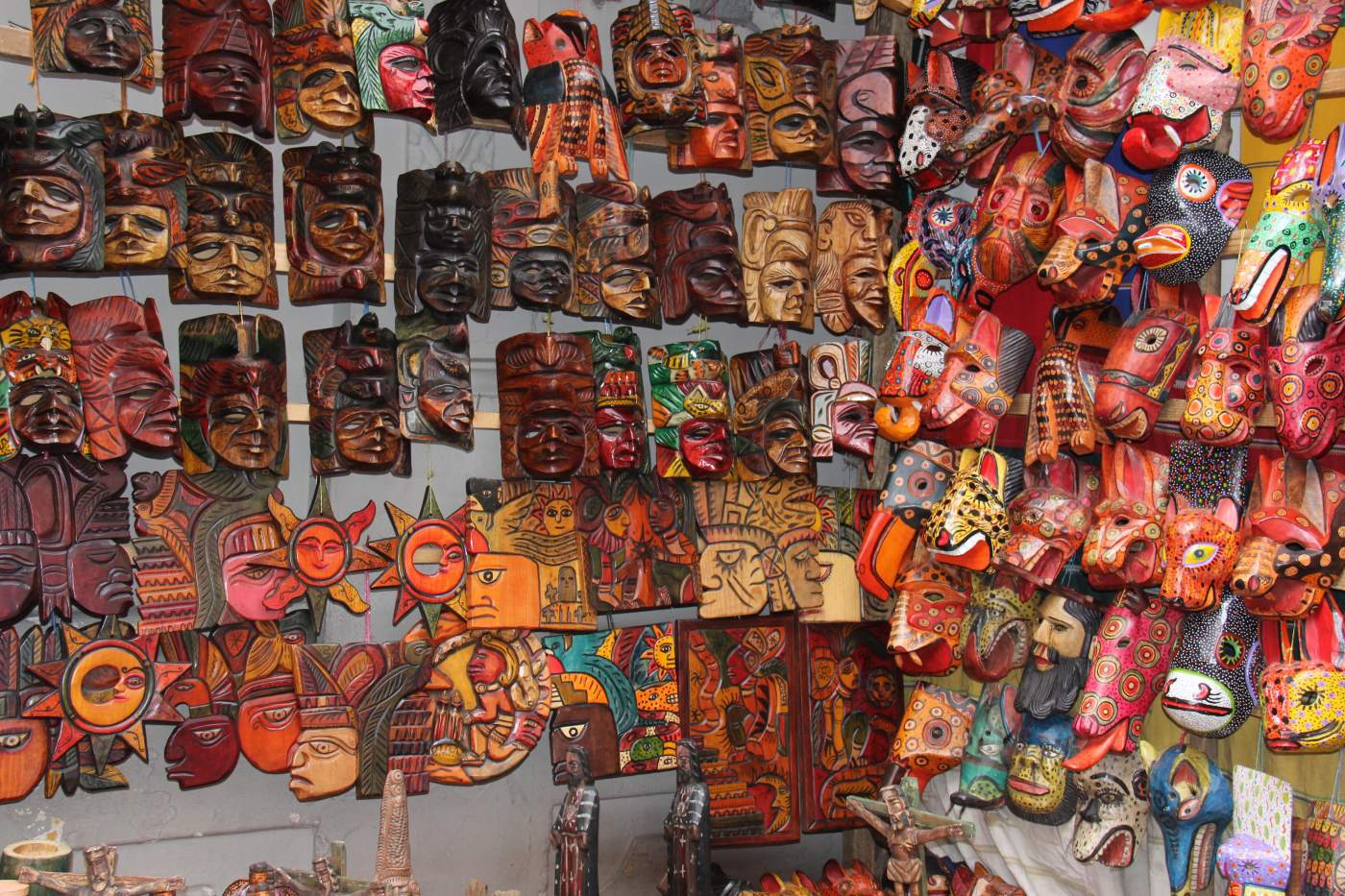 Handwerk auf dem Markt in Chichicastenango