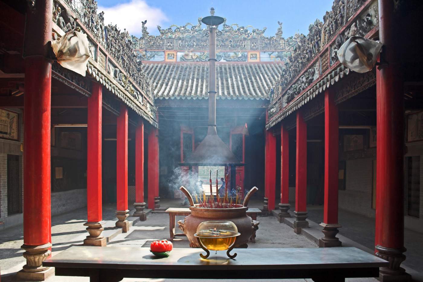 Pagode in Vietnam. Erlebnisreise vom Reiseveranstalter OVERCROSS